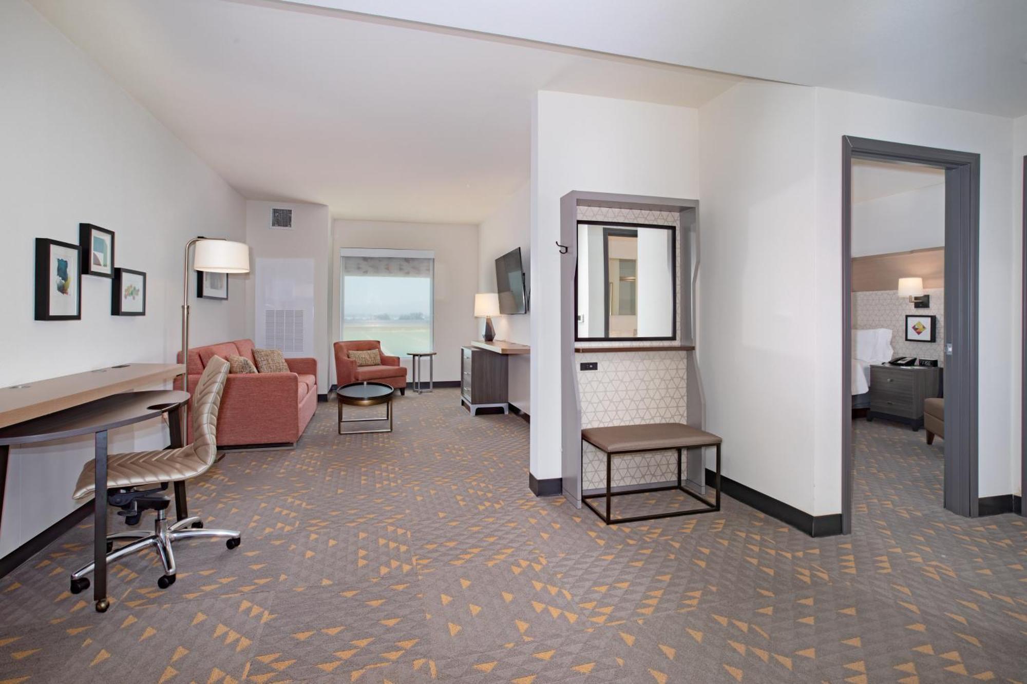 Holiday Inn Glendale - Stadium & Ent Dist By Ihg מראה חיצוני תמונה